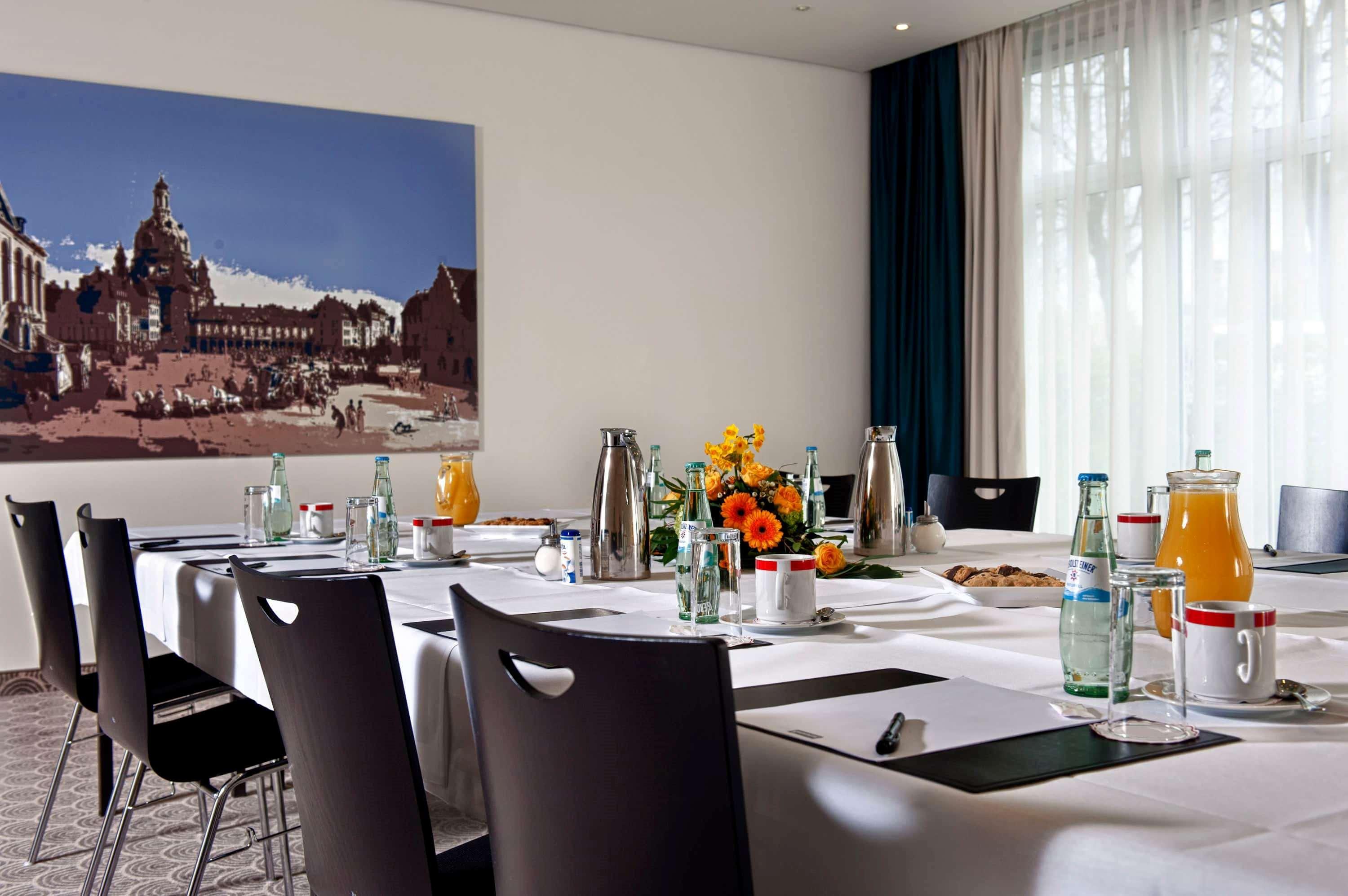 Готель Ramada By Wyndham Дрезден Екстер'єр фото